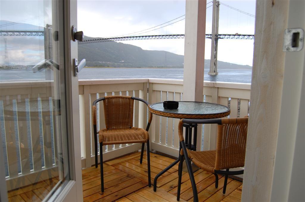 Tjeldsundbrua Maritim Villa Evenskjer ภายนอก รูปภาพ